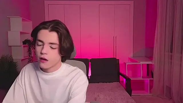 Snapshot of b0y_fantasy chatting on February 2025 05:52:02 PM b0y fantasy online show from February 2025 05:52:02 PM