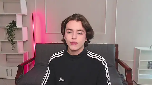 Snapshot of b0y_fantasy chatting on February 2025 09:20:01 AM b0y fantasy online show from February 2025 09:20:01 AM