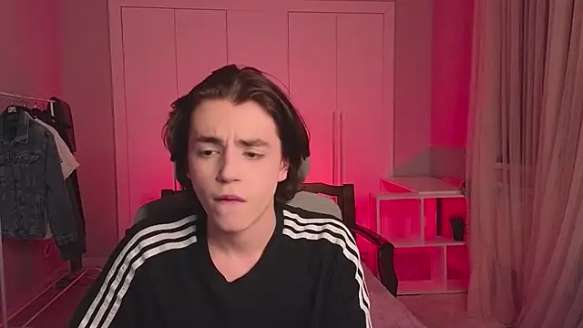 Snapshot of b0y_fantasy chatting on February 2025 05:40:02 PM b0y fantasy online show from February 2025 05:40:02 PM