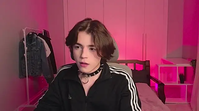 Snapshot of b0y_fantasy chatting on February 2025 05:09:02 PM b0y fantasy online show from February 2025 05:09:02 PM