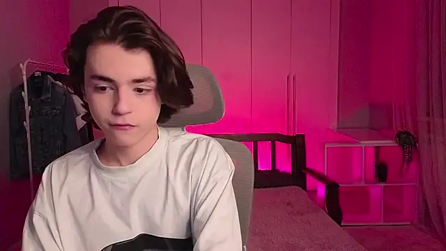 Snapshot of b0y_fantasy chatting on March 2025 03:40:01 PM b0y fantasy online show from March 2025 03:40:01 PM