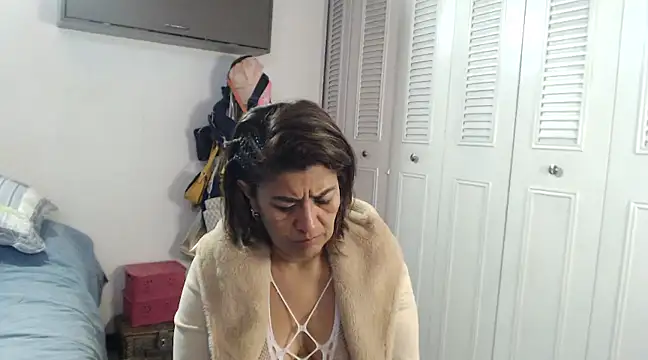 CamilaLix online show from January 2025 05:09:01 AM