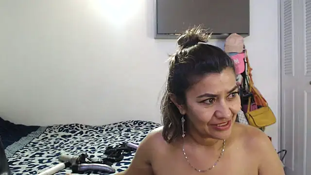 CamilaLix online show from March 2025 02:04:02 AM