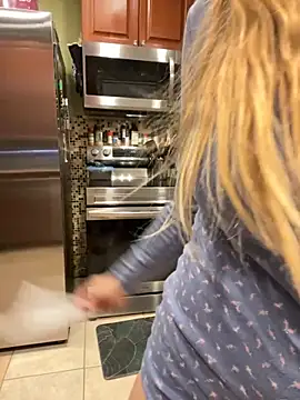 Snapshot of thigh_hi chatting on November 2025 04:23:01 AM thigh hi online show from November 2025 04:23:01 AM