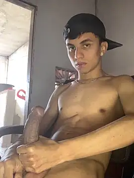 gabrielzinnnn085 online show from November 2025 07:03:03 PM