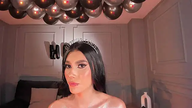 NiaSalvatore online show from February 2025 12:35:02 AM