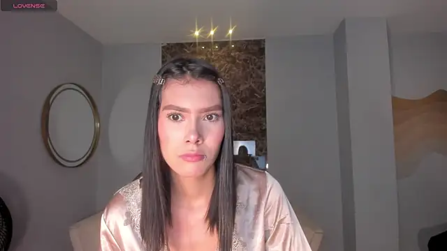 NiaSalvatore online show from February 2026 03:36:01 AM