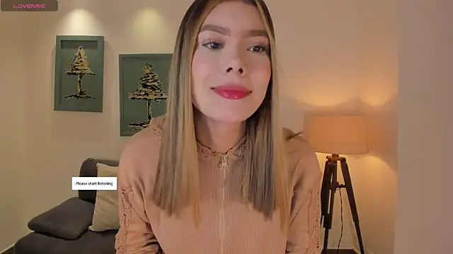 Snapshot of NiaSalvatore chatting on May 2026 11:16:02 AM NiaSalvatore online show from May 2026 11:16:02 AM
