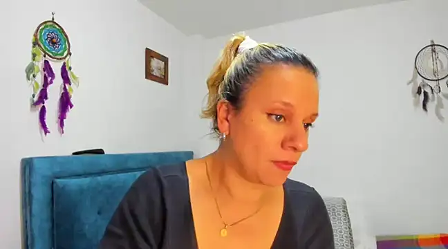 sofi saliva2511 online show from February 2025 10:03:02 PM