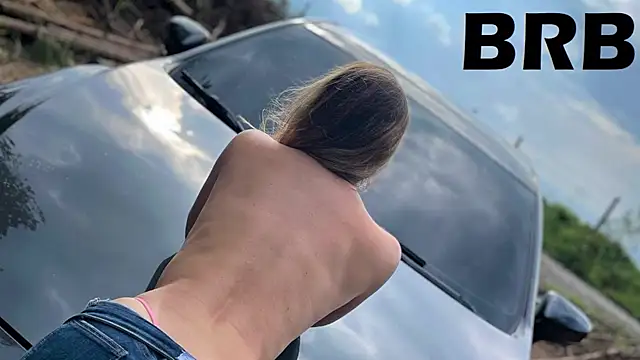 Snapshot of karina_warthon chatting on February 2025 01:32:01 AM karina warthon online show from February 2025 01:32:01 AM