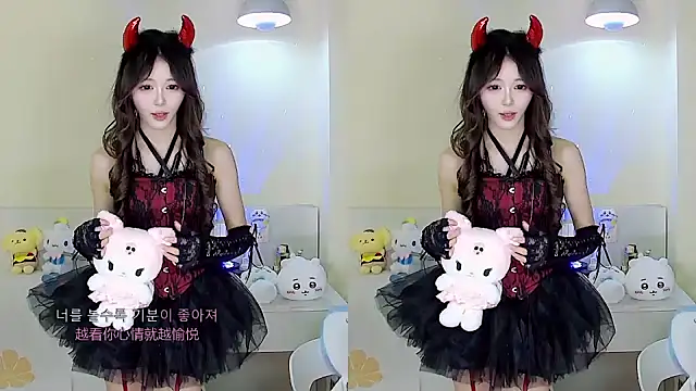 xixibaby- online show from January 2025 11:42:02 AM