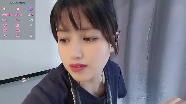 Lucky-xiuxiu online show from October 2025 02:08:01 AM