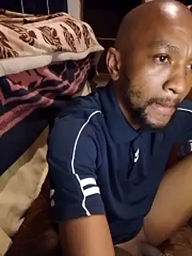 Snapshot of KMbesxxx chatting on December 2025 08:26:01 PM KMbesxxx online show from December 2025 08:26:01 PM