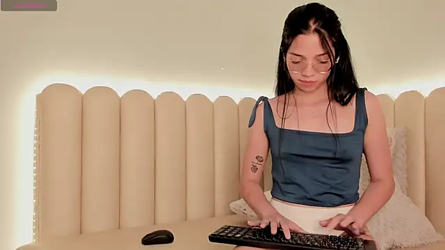 Snapshot of catalina_rrosee chatting on January 2025 10:13:01 PM catalina rrosee online show from January 2025 10:13:01 PM