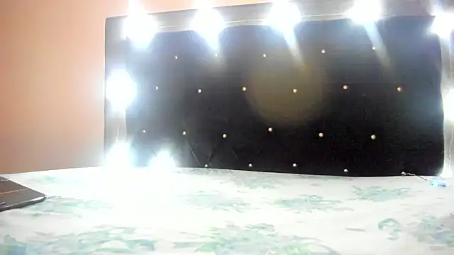 Snapshot of violetadumsper chatting on March 2026 03:30:02 AM violetadumsper online show from March 2026 03:30:02 AM