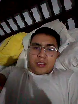 Snapshot of RODRI_POLLADURA chatting on December 2025 05:01:02 AM RODRI POLLADURA online show from December 2025 05:01:02 AM