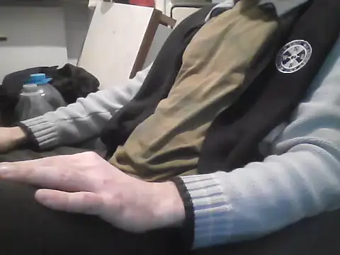 AlferezzSolvajo online show from January 2026 06:56:02 PM