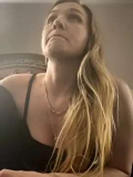 Kitty DaCocks online show from April 2026 10:25:02 PM