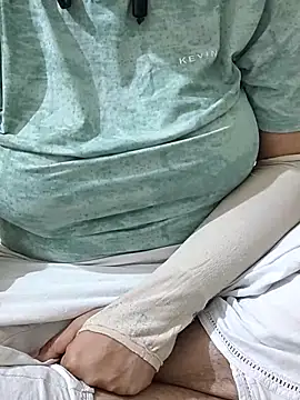 Snapshot of mallupriyapriya chatting on March 2026 10:14:02 PM mallupriyapriya online show from March 2026 10:14:02 PM