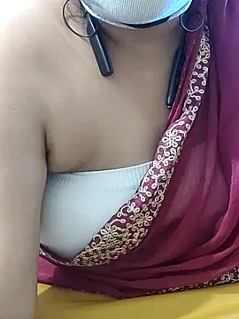 Snapshot of mallupriyapriya chatting on March 2026 05:33:02 AM mallupriyapriya online show from March 2026 05:33:02 AM