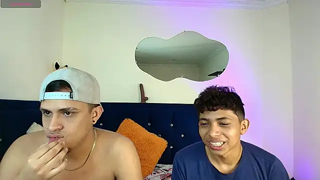 Snapshot of twinkmilk_ chatting on January 2025 11:58:02 AM twinkmilk online show from January 2025 11:58:02 AM