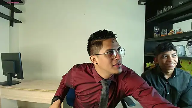 Snapshot of twinkmilk_ chatting on January 2025 11:54:02 AM twinkmilk online show from January 2025 11:54:02 AM