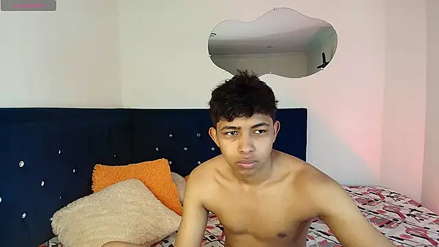 Snapshot of twinkmilk_ chatting on January 2025 11:30:02 AM twinkmilk online show from January 2025 11:30:02 AM