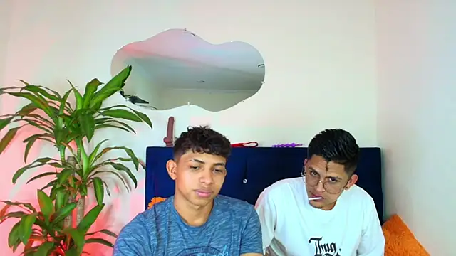 Snapshot of twinkmilk_ chatting on January 2025 07:29:02 PM twinkmilk online show from January 2025 07:29:02 PM