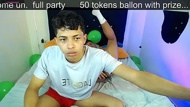 Snapshot of twinkmilk_ chatting on January 2025 03:39:02 PM twinkmilk online show from January 2025 03:39:02 PM