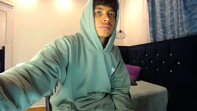 Snapshot of twinkmilk_ chatting on March 2025 06:54:02 PM twinkmilk online show from March 2025 06:54:02 PM