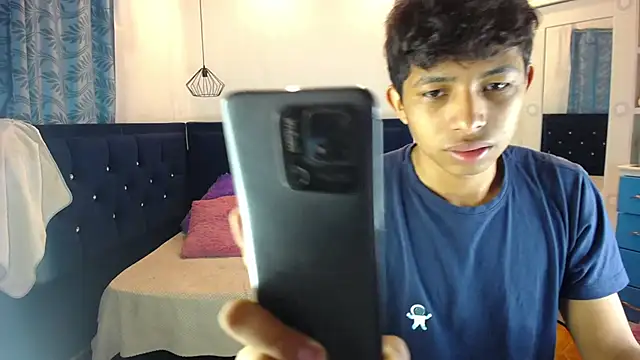 Snapshot of twinkmilk_ chatting on March 2025 12:26:02 PM twinkmilk online show from March 2025 12:26:02 PM