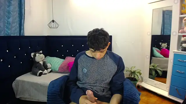 Snapshot of twinkmilk_ chatting on March 2025 03:08:02 PM twinkmilk online show from March 2025 03:08:02 PM