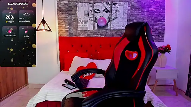 Snapshot of Emily_sc chatting on October 2025 04:20:02 PM Emily sc online show from October 2025 04:20:02 PM