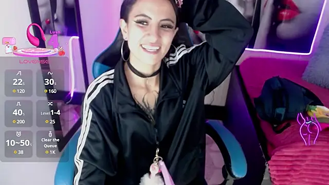 Snapshot of Anniee_x chatting on March 2025 06:22:01 PM Anniee x online show from March 2025 06:22:01 PM
