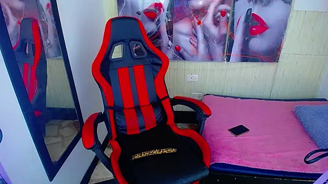 Snapshot of Anniee_x chatting on October 2025 01:03:02 PM Anniee x online show from October 2025 01:03:02 PM