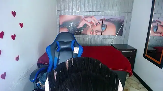 Snapshot of Anniee_x chatting on February 2026 12:56:01 PM Anniee x online show from February 2026 12:56:01 PM