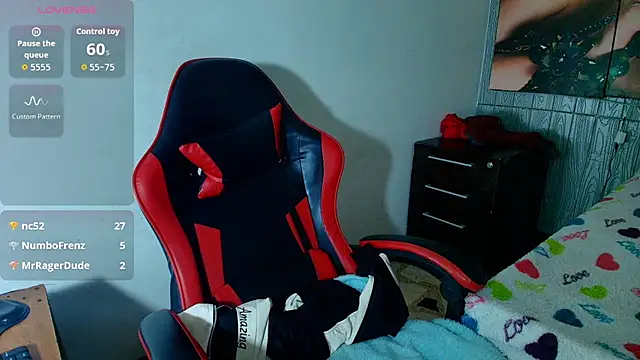 Snapshot of Anniee_x chatting on March 2026 02:11:02 PM Anniee x online show from March 2026 02:11:02 PM