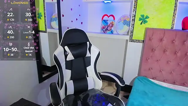 Anniee x online show from May 2026 12:43:02 PM