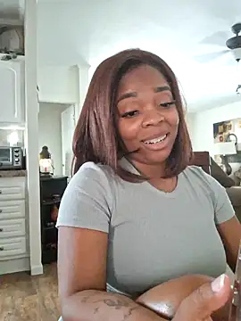 Snapshot of Sade_summer chatting on January 2025 06:49:01 PM Sade summer online show from January 2025 06:49:01 PM