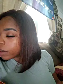 Snapshot of Sade_summer chatting on January 2025 10:03:01 PM Sade summer online show from January 2025 10:03:01 PM