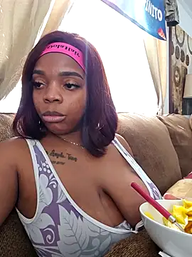 Snapshot of Sade_summer chatting on January 2025 07:32:01 PM Sade summer online show from January 2025 07:32:01 PM
