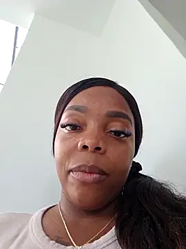 Snapshot of Sade_summer chatting on May 2026 03:31:02 PM Sade summer online show from May 2026 03:31:02 PM