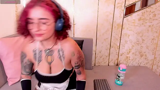 Snapshot of catalehia_moonlight chatting on February 2025 03:25:02 PM catalehia moonlight online show from February 2025 03:25:02 PM