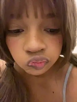 Snapshot of AwkwardJasminee chatting on November 2025 02:29:02 PM AwkwardJasminee online show from November 2025 02:29:02 PM