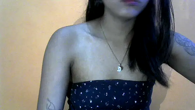 Snapshot of privi_pavvy chatting on September 2025 12:05:02 PM privi pavvy online show from September 2025 12:05:02 PM