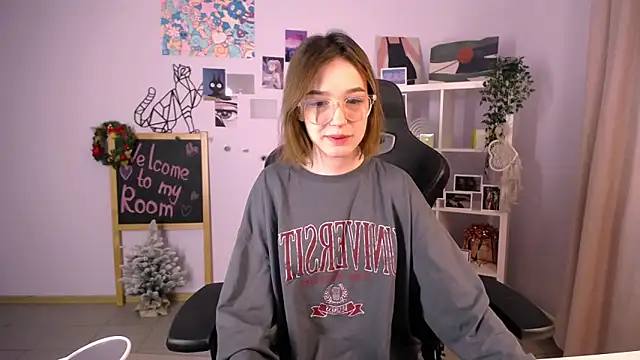 Snapshot of MiniSofy chatting on January 2025 04:44:01 PM MiniSofy online show from January 2025 04:44:01 PM