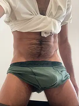 JoaoLenhador online show from September 2025 03:28:02 PM