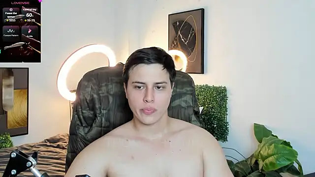 Snapshot of Thom_Ohtani chatting on March 2026 02:07:02 AM Thom Ohtani online show from March 2026 02:07:02 AM