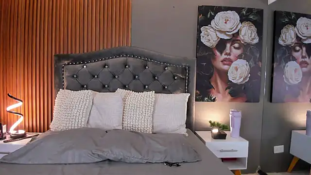 KimStone1 online show from December 2025 02:47:02 PM