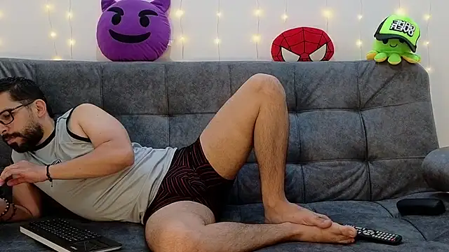 Snapshot of ErickBrant chatting on March 2025 09:20:01 PM ErickBrant online show from March 2025 09:20:01 PM